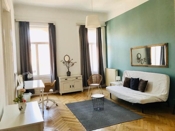 Mark\s Home, Забронировать  Отели Будапешта с парковкой, рядом с Вокзал Келети, Парковка