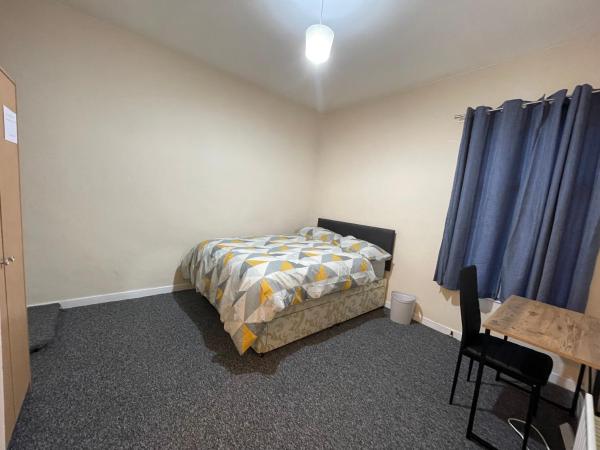 Private double rooms near City centre, Coventry with free Parking/WiFi, Забронировать  Ковентри Уэст-Мидлендс, рядом с Coventry Cathedral