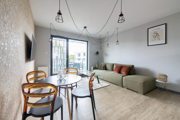 Apartments Rivus with Parking in Gdynia by Noclegi Renters, Забронировать  Отели Гдыни с парковкой, Парковка