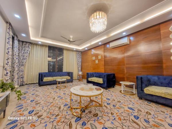 Pratishtha 4BHK, DLF Phase 1, Gurgaon, Забронировать  Гургаон штат Харьяна
