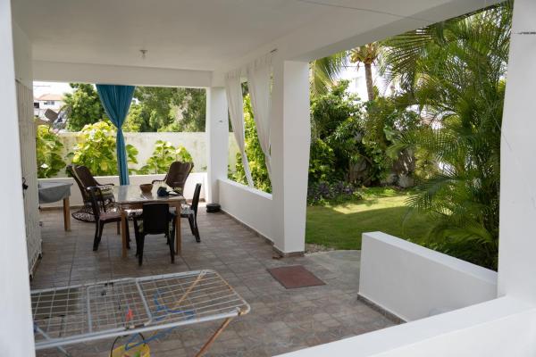 Villa Caribe, Забронировать  Отели Пляжей Ла-Романы с парковкой, Парковка