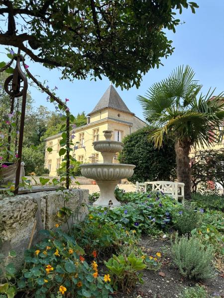 Chateau La Croix De Millorit, Забронировать  La Reuille Аквитания