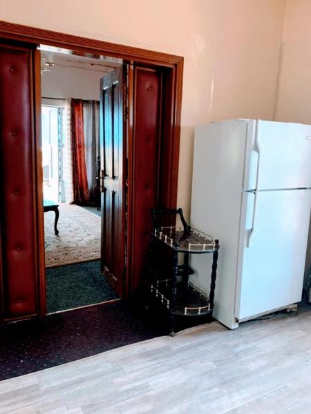 VILLA ÉMERAUDE, Забронировать  Отели Яунде с парковкой, рядом с Стадион «Ахмаду Ахиджо», Парковка