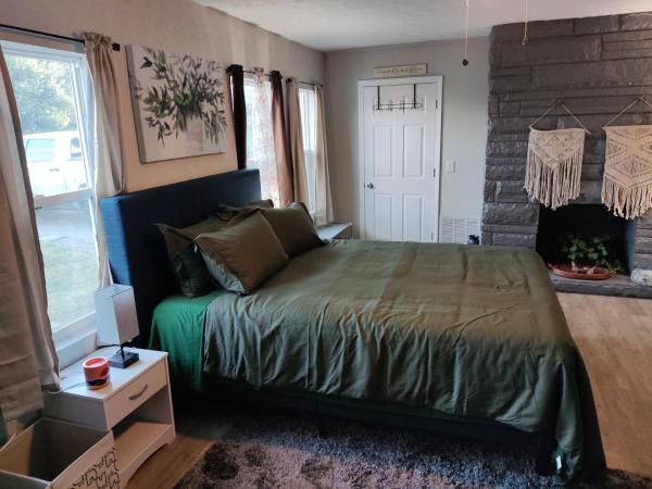 TRANQUIL OASIS - Private Rooms -Near Downtown Indianapolis, Забронировать  Индианаполис Индиана