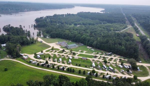 Cypress Landing Cabins, Забронировать  Дозьер штат Алабама