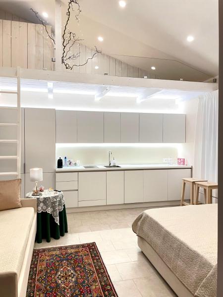 Loft Rubino - host Marco Fazzari vedi cellulare sotto nella descriz ione, Забронировать  Полистена Калабрия