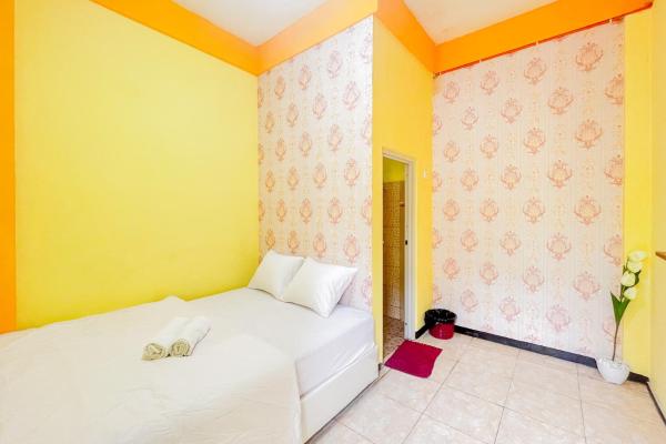 Sion Homestay Mitra RedDoorz near Terminal Kertajaya Mojokerto, Забронировать Отель Brangkal провинция Восточная Ява