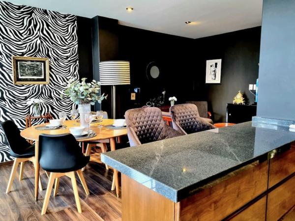 Elegant Apt Boutique in la Roma 2br/2ba/terrace, Забронировать  Отели Мехико с парковкой, рядом с Арена «Мексико», Парковка