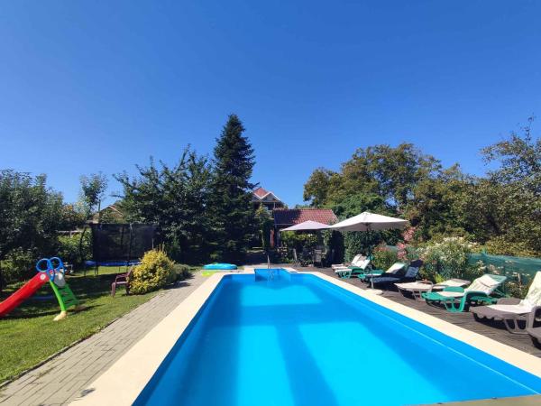 Apartments in Balatonföldvar 45318, Забронировать  Отели Балатонфельдвар с бассейном, рядом с Железнодорожная станция Balatonföldvár, Бассейн