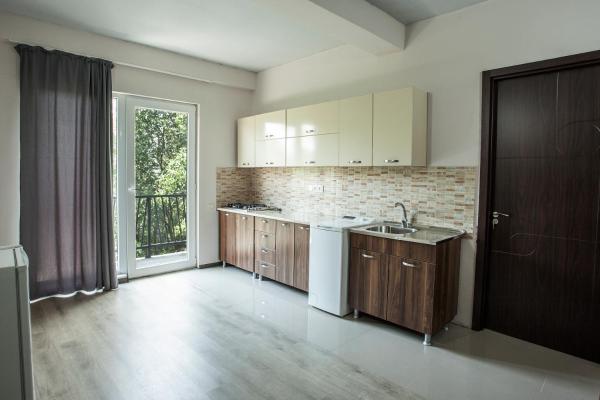 Cozy Apartments with Terrace in a Quiet Tbilisi Neighborhood, Забронировать Апартаменты/квартира Тбилиси Регион Тбилиси