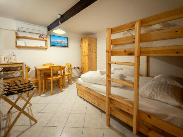 Frama Naturale Studio Piran, Забронировать  Отели Пиран с парковкой, Парковка