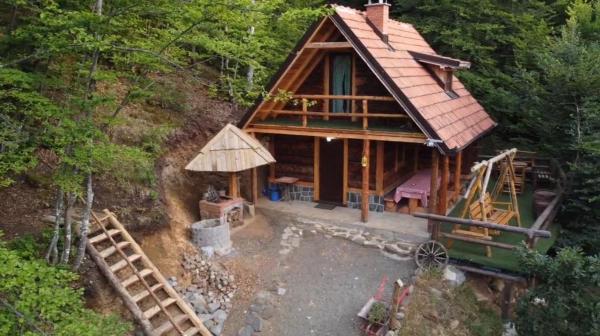 Vila Golija, Забронировать  Отели Горного массива Копаоник с парковкой, Парковка