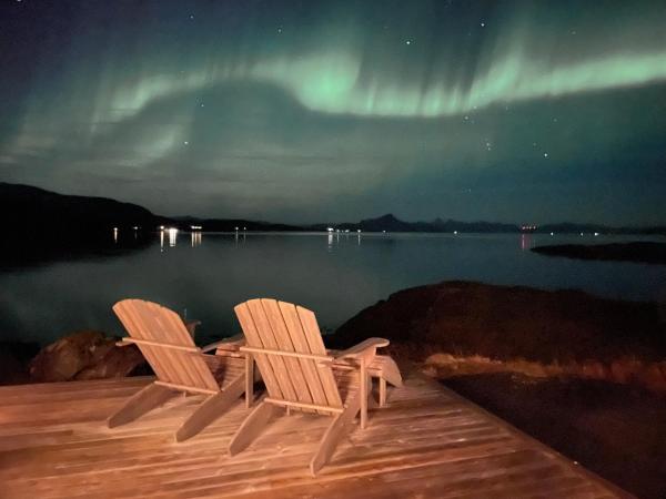 Ny hytte med sjøen. Fantastisk utsikt. Lofoten