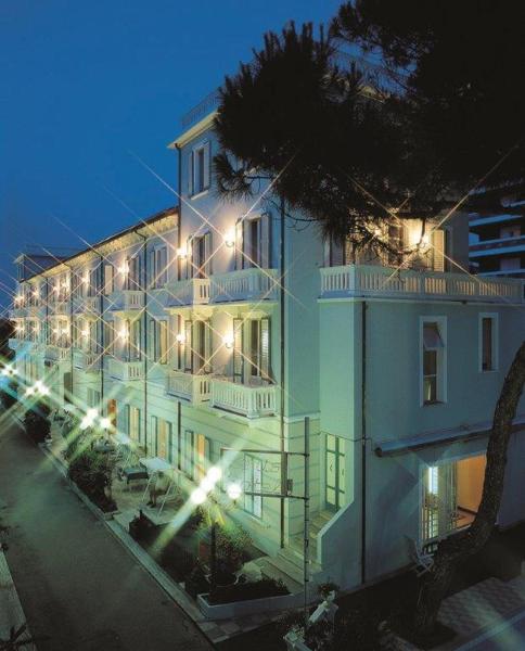 Hotel Loris - Valentini Family Village, Забронировать  Беллария-Иджеа-Марина Побережье Римини