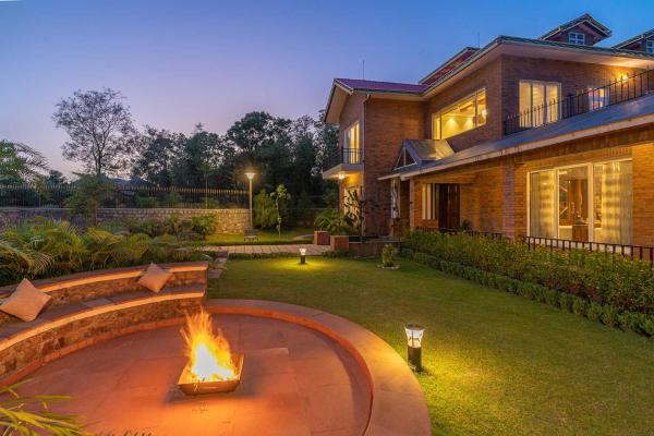 StayVista at Dhauladhar House - Mountain View, Dharamshala, Забронировать  Дхармсала штат Химачал-Прадеш