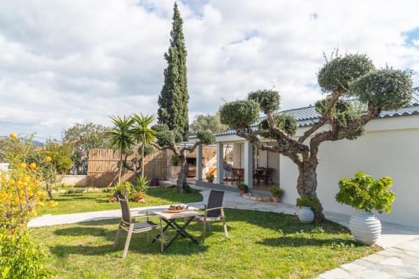Armando Cottage - Private Nature Retreat with BBQ to Experience Magical Greek Hospitality By Villa Mana Gers, Забронировать  Pandokrátor Закинф