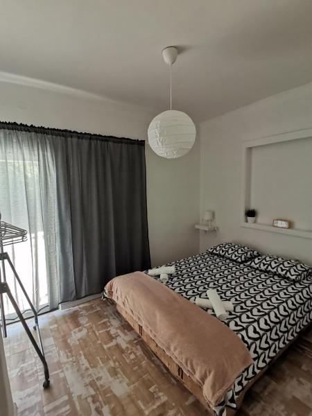 Ema & Mila 2, Забронировать  Книн Шибенско-Книнская жупания