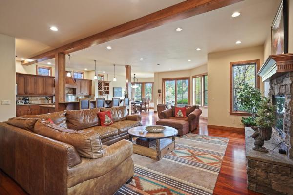 Drake Park Villa home, Забронировать Дом для отпуска Бенд Bachelor