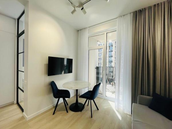 Modern apartment in the old town, Забронировать Апартаменты/квартира Отели Киева с парковкой, рядом с Национальная опера Украины, Парковка