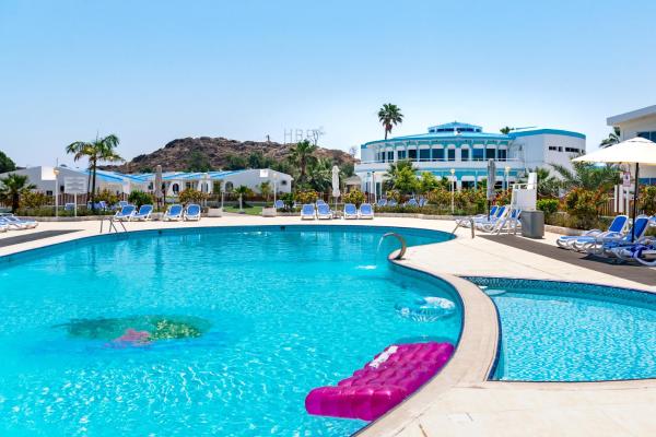Capital O 224 Holiday Beach Resort Дибба