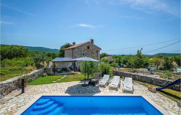 Holiday Home Burjaki Cr, Забронировать Дом для отпуска Виллы Бале, Вилла