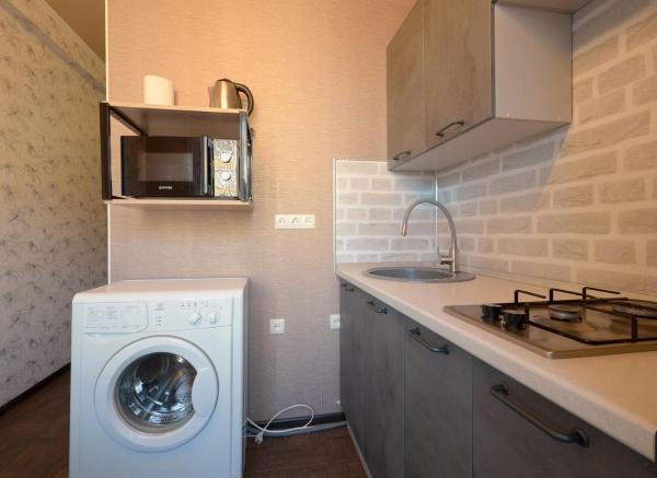 Трехкомнатная квартира в тихом месте на ул Крутая дорога 25