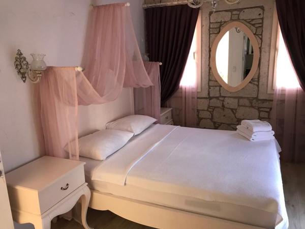 Alacati Alaris Hotel