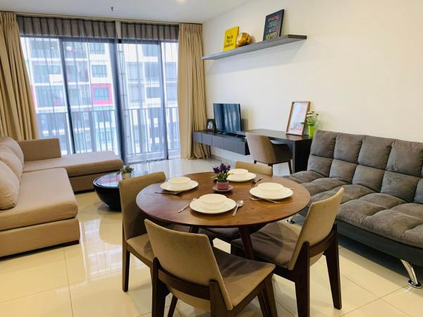 LoHas Homestay - iCity 8pax, Wifi, 1 Carpark, Забронировать  Отели Шах-Алам с парковкой, Парковка
