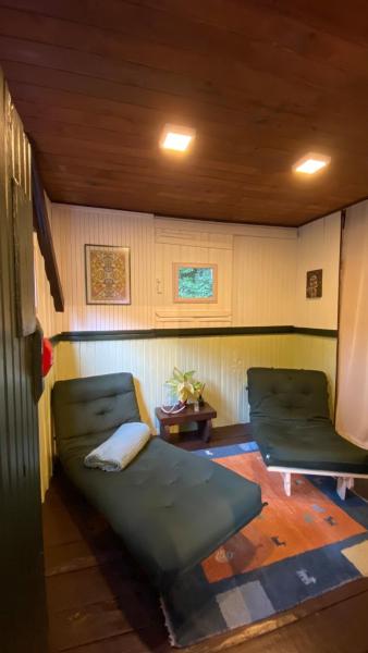 Rainforest Retreat Home and Waterfall, Забронировать  Отели Санта-Катариной с парковкой, Парковка