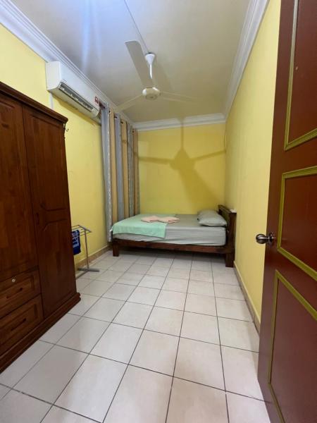 Cikpo Homestay Angkasa Apartment 3 Room, Забронировать Апартаменты/квартира Кота-Кинабалу Сабах