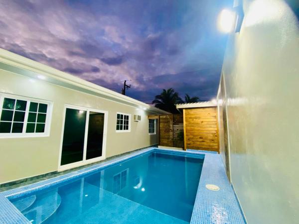 NEW Vacation home with a swimming pool and barbecue area, Забронировать  Тела Атлантида