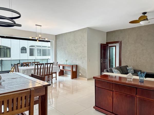 2 quartos - 1 suíte - Ar condicionado Churrasqueira - Piscina - Praia, Забронировать  Отели Сан-Паулу с парковкой, Парковка