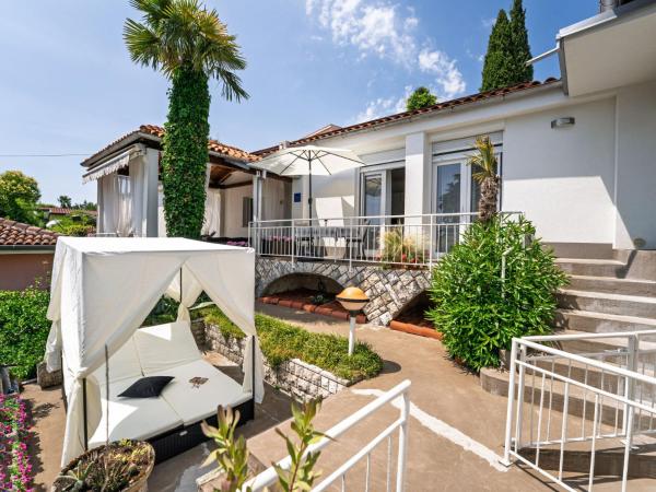 Apartment Villa Nika by Interhome, Забронировать  Отели Opatija Riviera с парковкой, Парковка