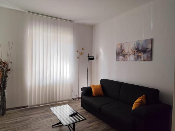 Biella Living, Забронировать  Отели Пьемонта с парковкой, Парковка