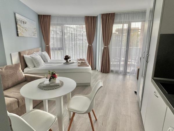 IvI Apart Villa EMA, Забронировать  Отели Побережья Варны с парковкой, Парковка