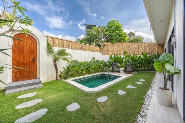Pool Garden Private 2BR Villa - 10 min to Finns Beach Club, Забронировать  Чангу Бадунг