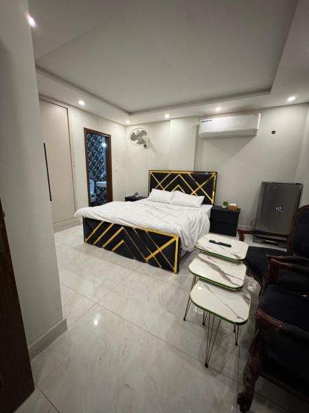 Designer Luxury 1BHK Studio Self Check-in Bahria, Забронировать  Лахор Пакистан, рядом с Рынок «Анаркали»