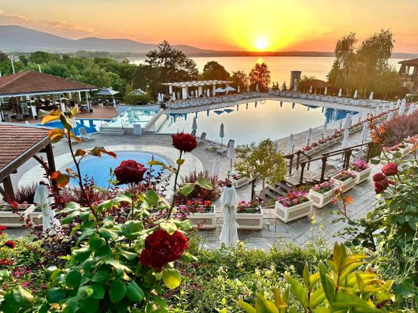 AJ Apartment 8, Santa Marina Holiday Village, Sozopol, Забронировать  Отели Созополь с парковкой, Парковка
