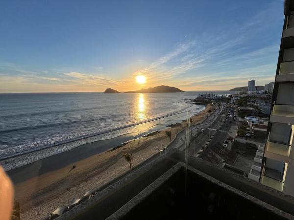 Malecon de Mazatlán 9, Забронировать  Отели Масатлан с бассейном, Бассейн