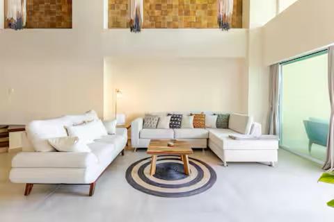Luxurious 3-Bedroom Beachfront Villa in Marina Vallarta, Забронировать  Отели Халиско с парковкой, Парковка
