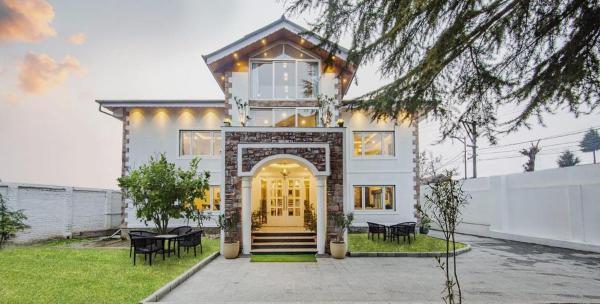 Elegance in Nigeen, Забронировать  Сринагар Jammu & Kashmir Ski