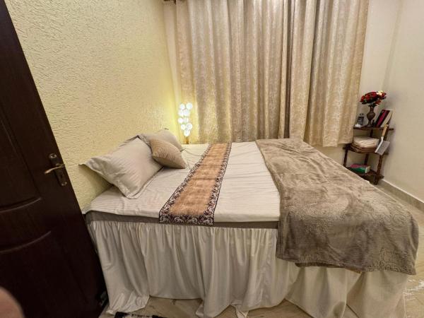 Al Buraq Guest House, Забронировать  Хайдарабад Hyderabad Region