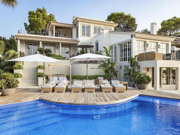 Villa in Mallorca with Port Views & Saltwater Pool, Забронировать  Отели Порт-д'Андрайч с парковкой, Парковка