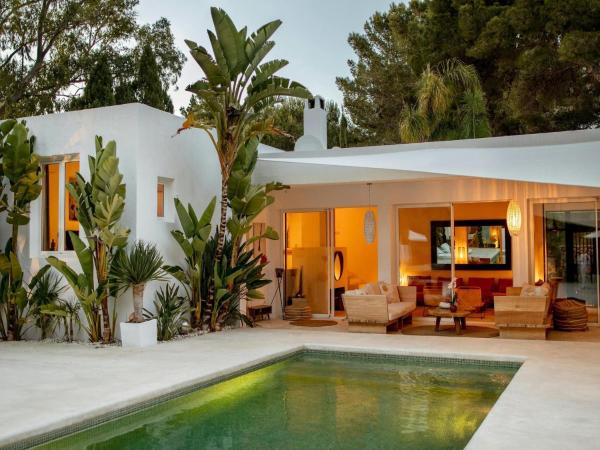 Villa in Ibiza near Cala Llonga Beach, Забронировать  Кала-Лонга Ибица