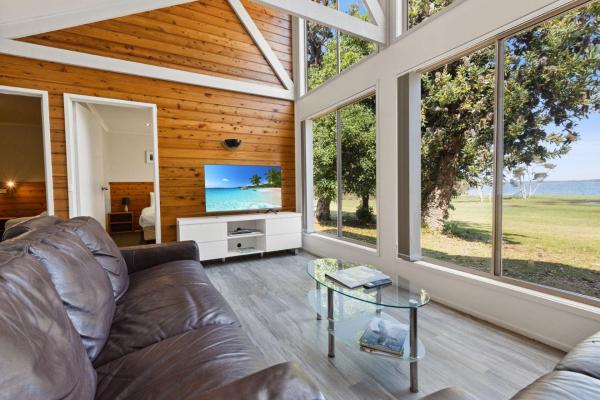 Tarra - Waterfront Retreat, Забронировать  Гун-Нур 