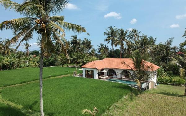 Villa Léna - 3 Bedroom Villa Amidst Ubud\s Rice Fields, 180 degree View, Забронировать  Отели провинции Бали с парковкой, Парковка