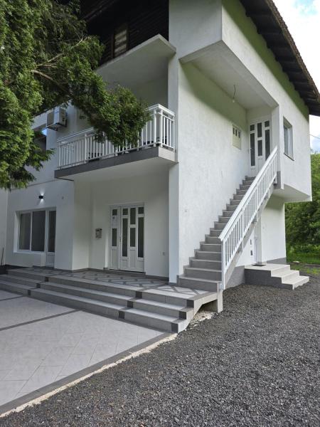 Riverstone Retreat Villa, Забронировать  Яйце Федерация Боснии и Герцеговины