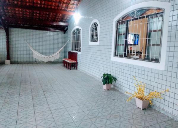 Casa Temporada a 3 quadra da Praia, Забронировать Дом для отпуска Отели Прая-Гранди с парковкой, Парковка