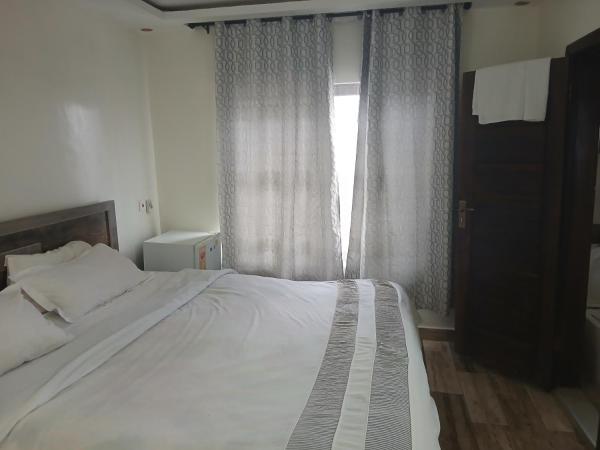 MV Grand Hotel, Забронировать  Апенква Тема