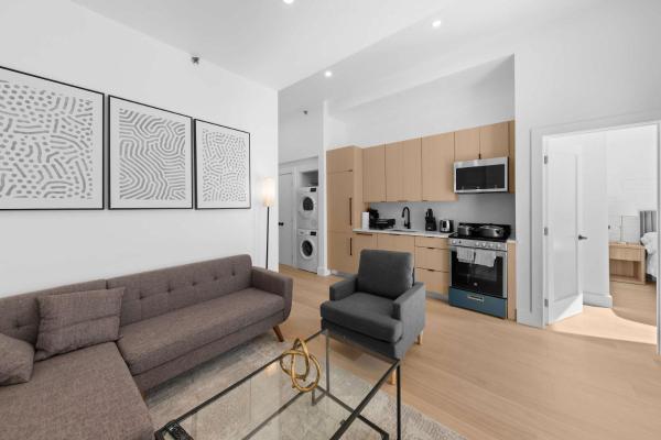 19-5D 2BR 2Baths Luxury Apt East Village, Забронировать  Ист-Виллидж - Нижний Ист-Сайд Нью-Йорк